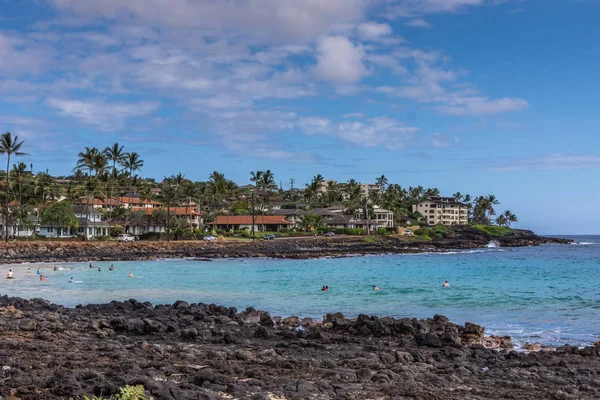 Brenneckes beach and bay at Poipu shores, Kauai, Hawaii, USA. — Stockfoto