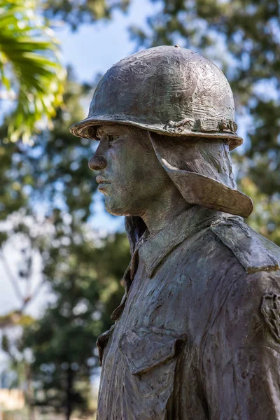 Estátua do soldado como parte do United by Sacrifice em Schofield Barra — Fotografia de Stock