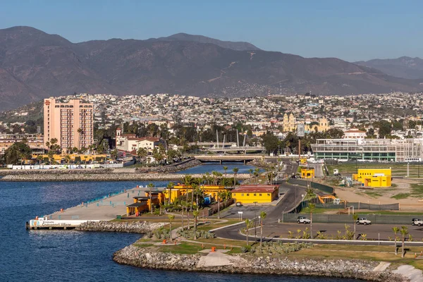 Hôtel Villa Marina et Cathédrale d'Ensenada, Mexique . — Photo