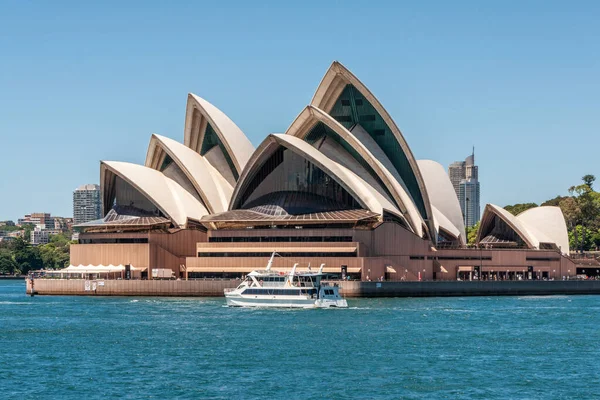Sydney Australia December 2009 Opera House Frontal Water Level Closeup — Stock Photo, Image