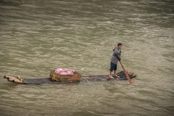 Guilin Çin Mayıs 2010 Nehri Üzerinde Yakın Plan Yeşil Dalgalı — Stok fotoğraf