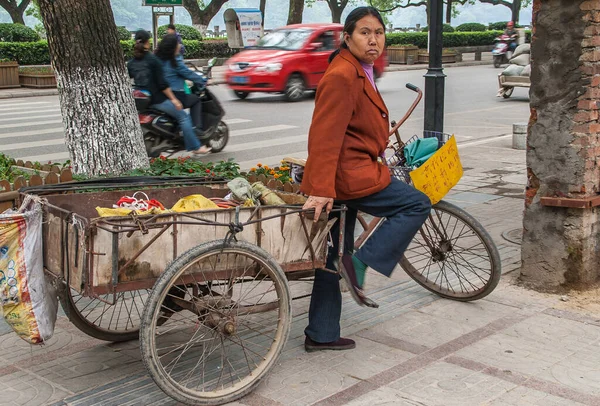 Guilin China May 2010 Downtown Woman Stands Transport Tricycle Large — Stock Photo, Image