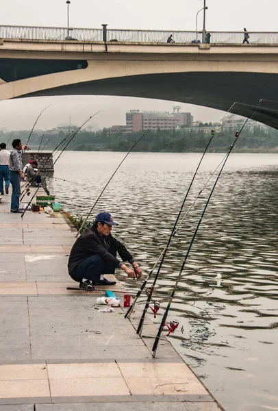 Guilin China May 2010 Downtown Several Man Fish Rods Gray — Stock Photo, Image