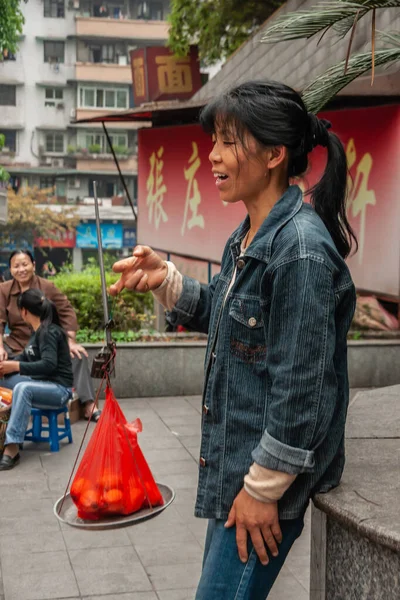 Chongqing China Травня 2010 Downtown Одяг Молодої Жінки Синьому Одязі — стокове фото