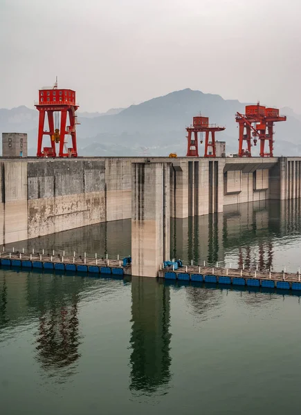 Boğaz Barajı Çin Mayıs 2010 Yangtze Nehri Sisli Bir Sabah — Stok fotoğraf