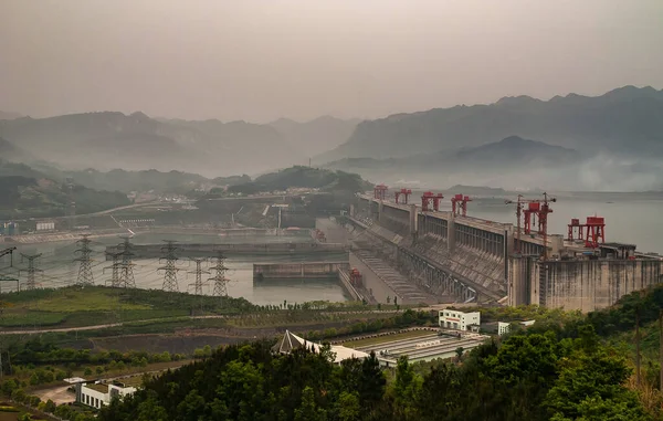 Three Gorges Dam China Maggio 2010 Yangtze River Foggy Smog — Foto Stock