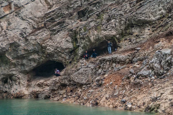 Wuchan China Mei 2010 Dawu Misty Gorge Rivier Daning Jongens — Stockfoto