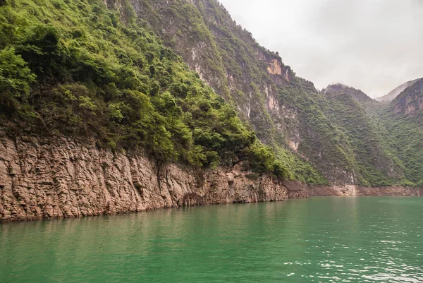 Wuchan China Mei 2010 Dawu Misty Gorge Rivier Daning Steile — Stockfoto