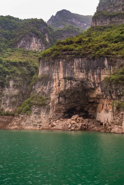 Wuchan China Mayo 2010 Dicui Gorge Daning River Retrato Cueva — Foto de Stock