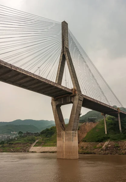 Huangqikou Chongqing China 2010 양쯔강 다이아 케이블이 G319 현수교 모양이다 — 스톡 사진