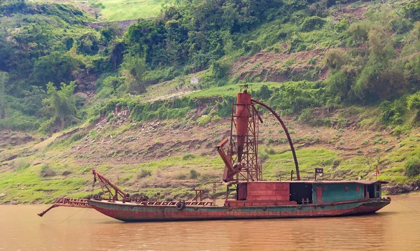 Myaoyinan Chongqing China Mai 2010 Jangtse Fluss Rostiges Kleines Pumpschiff — Stockfoto