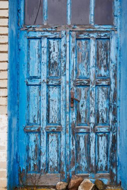 doku eski boya ahşap kapı kırık