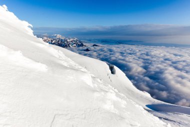 Dağlar tepeler bulutlar Huayna: Potosi, Bolivia crevasses