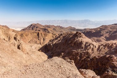 Desert canyon dağlar uçurumlar gorge, Necef seyahat İsrail rock. 