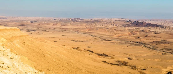 Góry zakres Pustynny krajobraz piękno przyrody widok panorama. — Zdjęcie stockowe