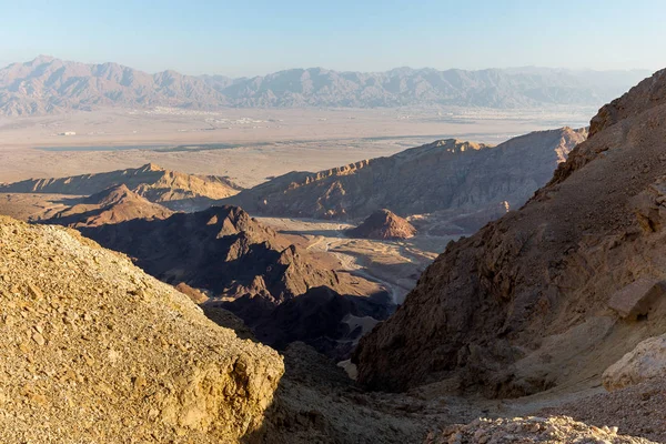 Desert canyon dağlar uçurumlar gorge, Necef seyahat İsrail rock. 
