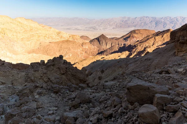 Desert canyon dağlar uçurumlar gorge, Necef seyahat İsrail rock. 