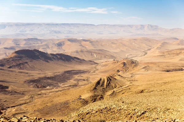 Desert ridge bergsklippor, södra Israel landskap. — Stockfoto