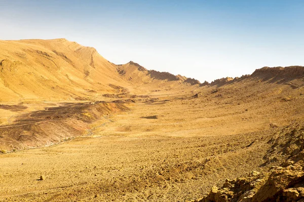 Cratère désert cratère montagne falaises vue paysage, Israël nature — Photo