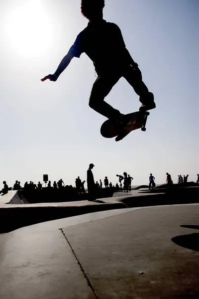 Skateboarder Jumping Midair Skate Park — Stock Photo, Image