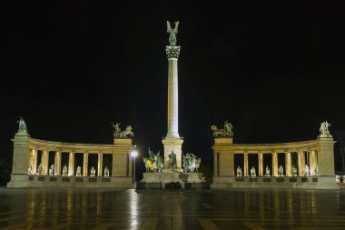 Gece Budapest Heroes Square