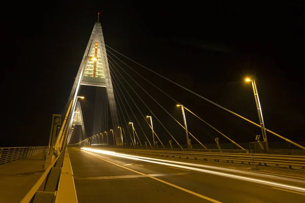 Le pont Megyeri à Budapest la nuit — Photo