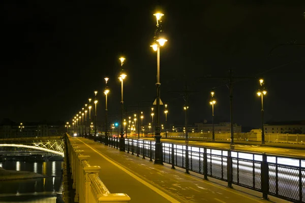 Margaret Bridge à noite em Budapeste — Fotografia de Stock