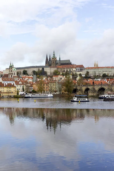 A Ponte Charles em Praga — Fotografia de Stock