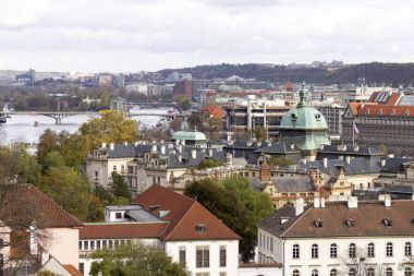 çatıları Prag