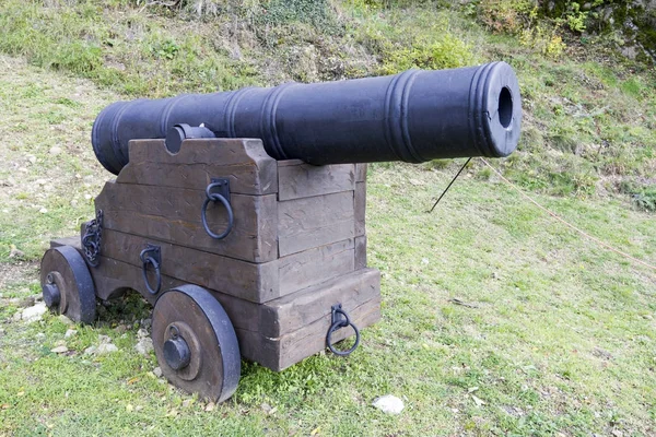 Canhão na fortaleza de Szigliget — Fotografia de Stock