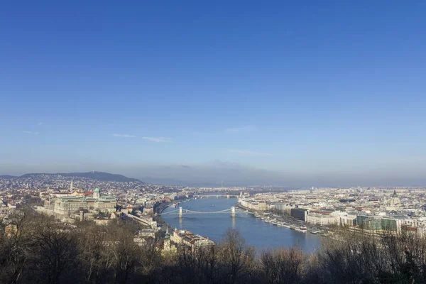 Obrys Budapešti z Gellert Hill — Stock fotografie