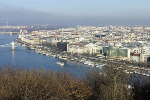 Obrys Budapešti z Gellert Hill — Stock fotografie