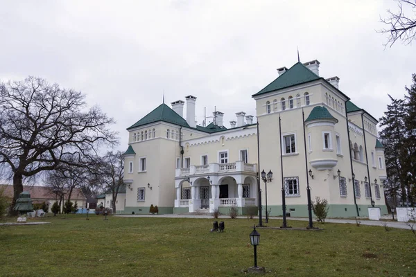 Palacio en Acsaujlak — Foto de Stock