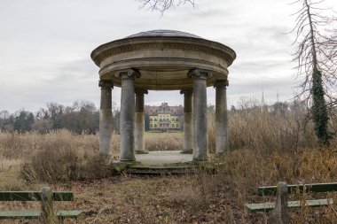 Karolyi Palace şirketinde filagory