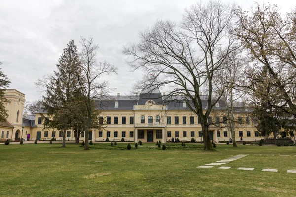 Almasy palace i Gyula — Stockfoto