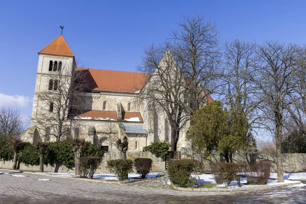 Romaanse klooster kerk van Ocsa — Stockfoto