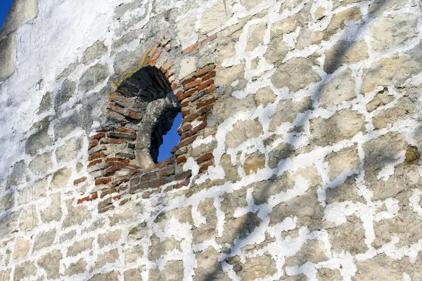 Ruinas de una antigua iglesia —  Fotos de Stock