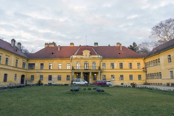 Szechenyi палац у Somogyvar — стокове фото