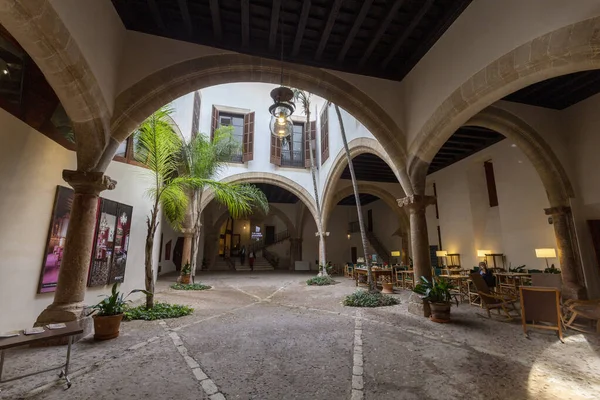 Courtyard in Palma — Stock Photo, Image