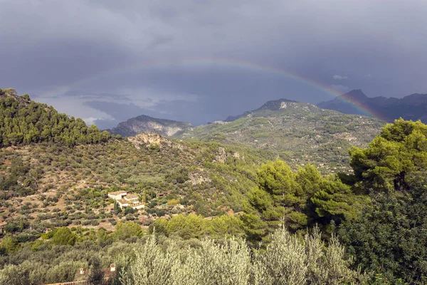 Arco iris sobre Mallorca — Foto de Stock