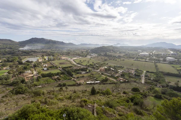 Vista desde el castillo de San Salvador sobre la ciudad de Arta — Foto de Stock