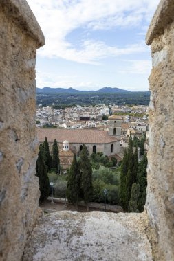 San Salvador Şatosu 'ndan Arta şehrine bakın.
