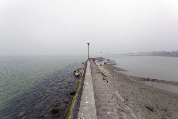 Nebliger Morgen am Balaton — Stockfoto