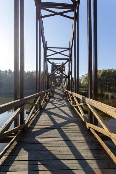 Holzbrücke zur Insel Kanyavar — Stockfoto