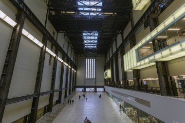 Londra 'daki Tate Modern Müzesinin Türbin Salonu
