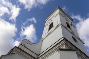 Domsod köyündeki ıslah olmuş kilise.