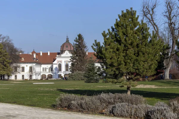 The garden of the Royal Palace of Godollo — Stock Photo, Image