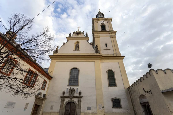 Franciscaanse Kerk in Gyongyos, Hongarije — Stockfoto