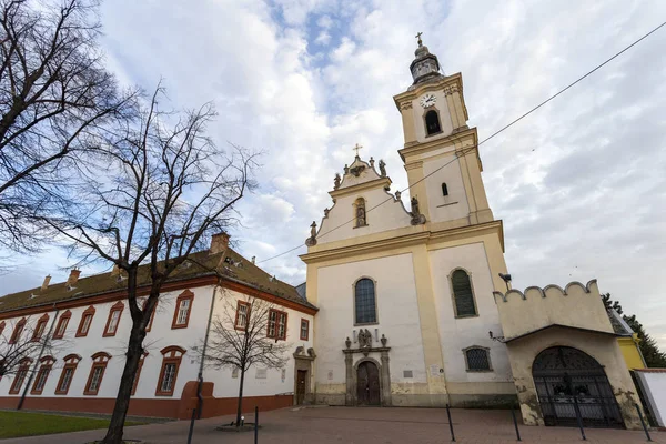 Franciscaanse Kerk in Gyongyos, Hongarije — Stockfoto