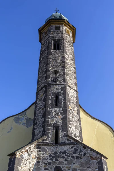Medeltida kyrka i Gyongyossolymos, Ungern — Stockfoto